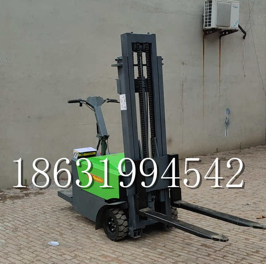 南关区优程全电动叉车插腿式堆高车液压装卸车1.5吨升高小型站驾式铲车